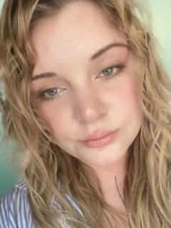 Profilfoto von Janine aus Heinsberg. Berufswunsch: Kundenbetreuer/in. Branche: Kundenservice.