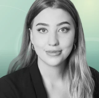 Profilfoto von Lisa aus Garbsen. Berufswunsch: Bürohelfer/in und Empfangsmitarbeiter/in. Branche: Kundenservice.