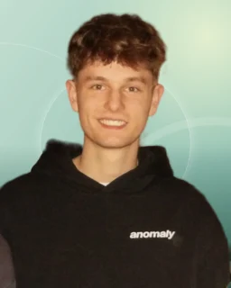 Profilfoto von Henri aus Kaarst. Berufswunsch: Logistiker/in und Fachkraft – Lagerlogistik. Branche: Kundenservice und Lebensmittel, Getränke.