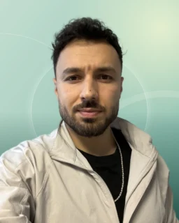 Profilfoto von Jamil aus Bonn. Berufswunsch: Assistent/in – Informatik (technische Informatik) und Cyber-Security-Consultant. Branche: Logistik, Transport, Verkehr.