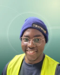 Profilfoto von Valin aus Wilhelmshaven. Berufswunsch: Bauhelfer/in und Helfer/in. Branche: IT, Informatik, Programmierung und Logistik, Transport, Verkehr.