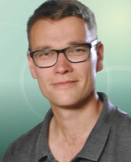 Profilfoto von Tobias aus Turnow-Preilack. Berufswunsch: Abteilungsleiter/in und Alltagshelfer/in. Branche: Beratung, Consulting und Events, Messen, Promotion.