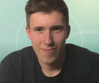 Profilfoto von Felix aus Hamburg. Berufswunsch: Barkeeper/in und Bürohelfer/in. Branche: Bauwesen, Architektur und Beratung, Consulting.