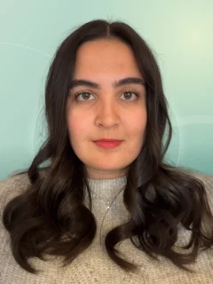 Profilfoto von İremsu aus Hamburg. Berufswunsch: Dolmetscher/in / Übersetzer/in und Fachlehrer/in – berufliche/allgemeinbildende Schulen. Branche: Bildung, Pädagogik und Kundenservice.