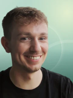 Profilfoto von Jonas aus Köln. Berufswunsch: Agiler Coach / Scrum Master und Check-In Mitarbeiter/in. Branche: Projektmanagement und Verkauf, Handel.