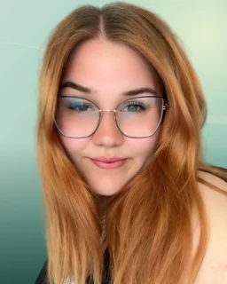 Profilfoto von Jacqueline aus Völklingen. Berufswunsch: Altenpflegehelfer/in und Empfangsmitarbeiter/in. Branche: Haushalt, Babysitting und Kundenservice.