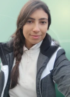 Profilfoto von Aline aus Seelze. Berufswunsch: Agrarbiologe/-biologin. Branche: Naturwissenschaften, Labor.