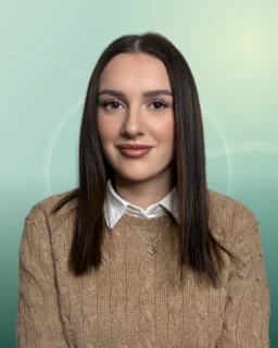 Profilfoto von Emily aus Kuhardt. Berufswunsch: Assistent/in – Produktdesign und Catering-Hostess / Host. Branche: Körperpflege, Hauswirtschaft, Hygiene und Kundenservice.
