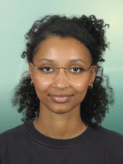 Profilfoto von Lilli aus Hildesheim. Berufswunsch: Bibliothekar/in und Buchhändler/in. Branche: Gastronomie, Hotellerie, Tourismus.