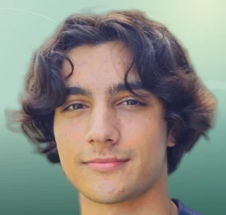 Profilfoto von Ege aus Aachen. Berufswunsch: Lagerhelfer/in. Branche: Logistik, Transport, Verkehr.