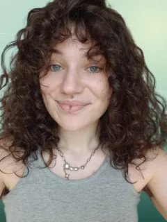 Profilfoto von Lina. Berufswunsch: Schulbegleiter/in und Sozialassistent/in. Branche: Beratung, Consulting und Bildung, Pädagogik.