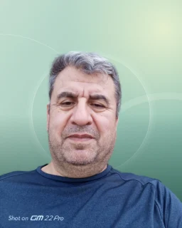 Profilfoto von Halit aus Ozero Shybyndy. Berufswunsch: Fachwirt/in – Güterverkehr und Logistik. Branche: Logistik, Transport, Verkehr.