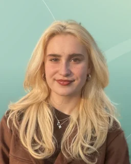 Profilfoto von Charleen aus Heist. Berufswunsch: Kriminologe/Kriminologin. Branche: Bildung, Pädagogik und Design, Musik, Tanz, Schauspiel.