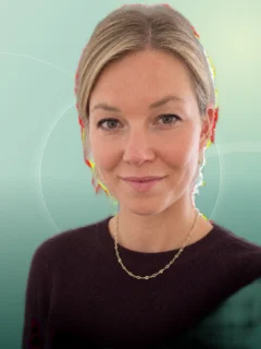 Profilfoto von Sarah aus Chieming. Berufswunsch: Hotelempfang/-rezeption und Kaufmann/-frau – Büromanagement. Branche: Gastronomie, Hotellerie, Tourismus und Kundenservice.