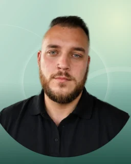 Profilfoto von Alexander aus Maisach. Berufswunsch: Anlagenmechaniker/in – Sanitär-, Heizungs- und Klimatechnik. Branche: Elektronik und Events, Messen, Promotion.