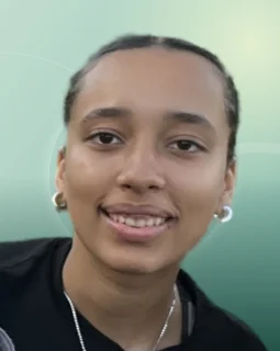 Profilfoto von Susan aus Rastatt. Berufswunsch: Bürohelfer/in und Helfer/in. Branche: Bildung, Pädagogik und Kundenservice.