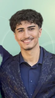 Profilfoto von Rahand aus Nürnberg. Berufswunsch: Automobilkaufmann/-frau und Immobilienkaufmann/-frau. Branche: Finanzen, Buchhaltung und Marketing, Werbung.