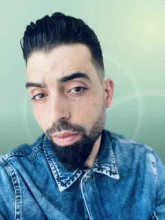 Profilfoto von Qutaiba aus Neuss. Berufswunsch: Küchenhilfe. Branche: Elektronik.