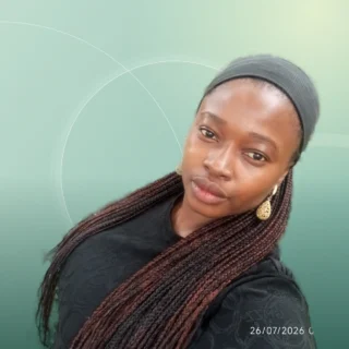 Profilfoto von Chinwe aus Berlin. Berufswunsch: Altenpflegehelfer/in und Assistent/in – Produktdesign. Branche: IT, Informatik, Programmierung und Medizin, Psychologie, Pflege.