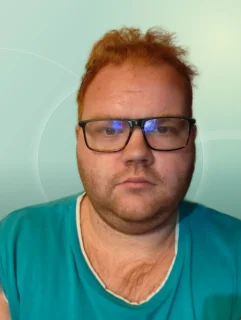Profilfoto von Julian aus Mannheim. Berufswunsch: Textilreiniger/in. Branche: Verwaltung, Öffentlicher Dienst.