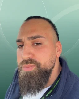 Profilfoto von Metehan aus Pulheim. Berufswunsch: Warenverräumer/in. Branche: Verkauf, Handel.