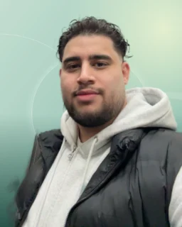 Profilfoto von Eliazar aus Kassel. Berufswunsch: Kundenberater/in. Branche: Beratung, Consulting.