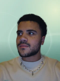 Profilfoto von Leroy aus Mönchengladbach. Berufswunsch: Lieferfahrer/in und Servicekraft. Branche: Kundenservice.
