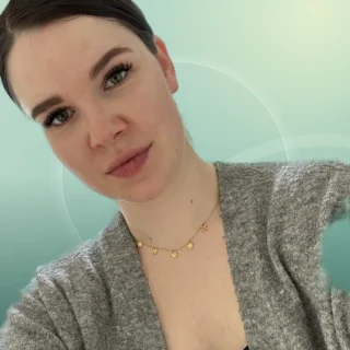 Profilfoto von Jolina aus Messel. Berufswunsch: Designer/in – Grafik und Mediengestalter/in - Digital und Print. Branche: Design, Musik, Tanz, Schauspiel und Events, Messen, Promotion.