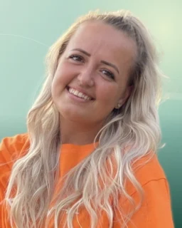 Profilfoto von Lisa aus Dortmund. Berufswunsch: Kundenbetreuer/in. Branche: Kundenservice.