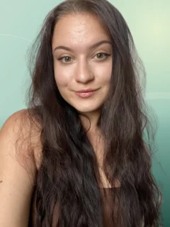 Profilfoto von Alena. Berufswunsch: Designer/in – Grafik. Branche: Gastronomie, Hotellerie, Tourismus.