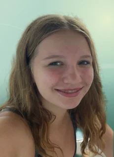 Profilfoto von Emma aus Wentorf. Berufswunsch: Helfer/in - Verkauf. Branche: Haushalt, Babysitting und Kundenservice.