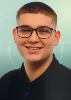 Profilfoto von Muris aus Dortmund. Berufswunsch: Fachinformatiker/in. Branche: IT, Informatik, Programmierung.