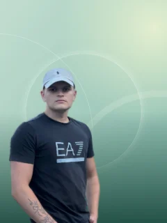 Profilfoto von Bryn aus Mörfelden. Berufswunsch: Elektrotechnikermeister/in. Branche: Logistik, Transport, Verkehr.