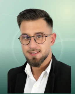 Profilfoto von Kadir aus Garbsen. Berufswunsch: Empfangsmitarbeiter/in und Fachkraft – Schutz und Sicherheit. Branche: Events, Messen, Promotion.