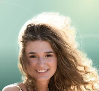Profilfoto von Lilly aus Dortmund. Berufswunsch: Animateur/in und Empfangs-Hostess / Host. Branche: Design, Musik, Tanz, Schauspiel.
