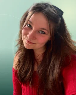 Profilfoto von Vivien aus Sangerhausen. Berufswunsch: Kinderbetreuer/in und Sozialpädagogische/r Assistent/in / Kinderpfleger/in. Branche: Bildung, Pädagogik und Haushalt, Babysitting.