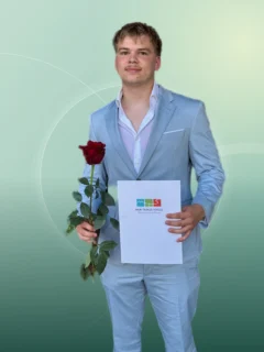 Profilfoto von Leonard aus Hofheim am Taunus. Berufswunsch: Fachkraft – Lagerlogistik. Branche: Logistik, Transport, Verkehr.