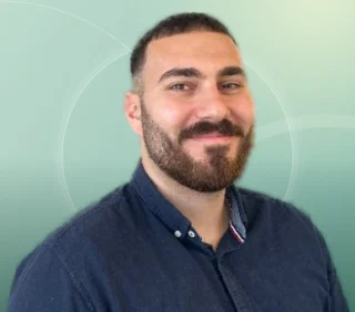 Profilfoto von Serhat aus Neuss. Berufswunsch: Inventurhelfer/in und 3D-Designer/in. Branche: Logistik, Transport, Verkehr.