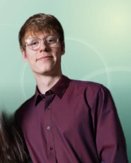 Profilfoto von Phillip aus Groß-Gerau. Berufswunsch: Bürohelfer/in und Eventhelfer/in. Branche: Logistik, Transport, Verkehr und Verkauf, Handel.