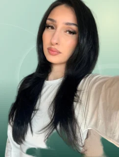 Profilfoto von Zeynep aus Lenting. Berufswunsch: Designer/in – Mode und Model. Branche: Events, Messen, Promotion und Marketing, Werbung.