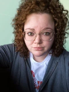 Profilfoto von Alexandra aus Neunkirchen. Berufswunsch: Lagerhelfer/in und Bürohelfer/in. Branche: Holz, Papier und Logistik, Transport, Verkehr.