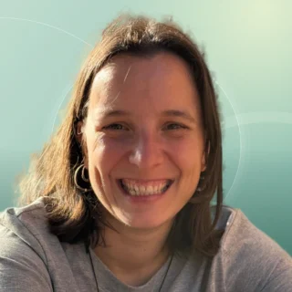 Profilfoto von Júlia aus Meerbusch. Berufswunsch: Arzneimittelchemiker/in und Biologe/Biologin. Branche: Naturwissenschaften, Labor.