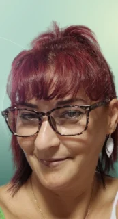 Profilfoto von Cristina aus Büttelborn. Berufswunsch: Fachkraft – Lagerlogistik und Textil- und Modenäher/in. Branche: Produktion, Fertigung und Textilien, Bekleidung, Leder.
