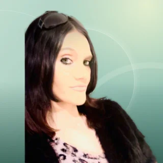 Profilfoto von Birgit aus Karlsruhe. Berufswunsch: Callcenter Agent/in. Branche: Kundenservice.