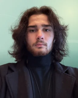 Profilfoto von Ronin aus Idar-Oberstein. Berufswunsch: Telefonist/in. Branche: Kundenservice.
