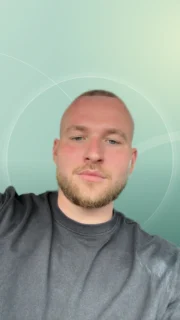 Profilfoto von Kacper aus Berlin. Berufswunsch: Fahrer/in. Branche: Elektronik.