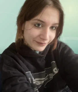 Profilfoto von Karina aus Marburg. Berufswunsch: Servicekraft. Branche: Kundenservice.