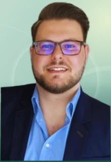 Profilfoto von Mert aus Detmold. Berufswunsch: Produktionsingenieur/in. Branche: Technik, Technologiefelder.