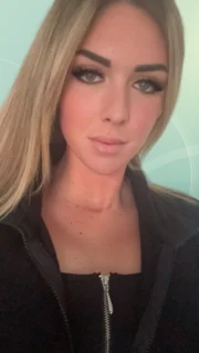 Profilfoto von Lena aus Mannheim. Berufswunsch: Alltagshelfer/in und Altenpflegehelfer/in. Branche: Haushalt, Babysitting und Körperpflege, Hauswirtschaft, Hygiene.