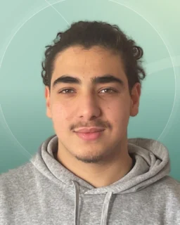 Profilfoto von Homam aus Offenburg. Berufswunsch: Abfüller/in und Alltagshelfer/in. Branche: Produktion, Fertigung und Verkauf, Handel.